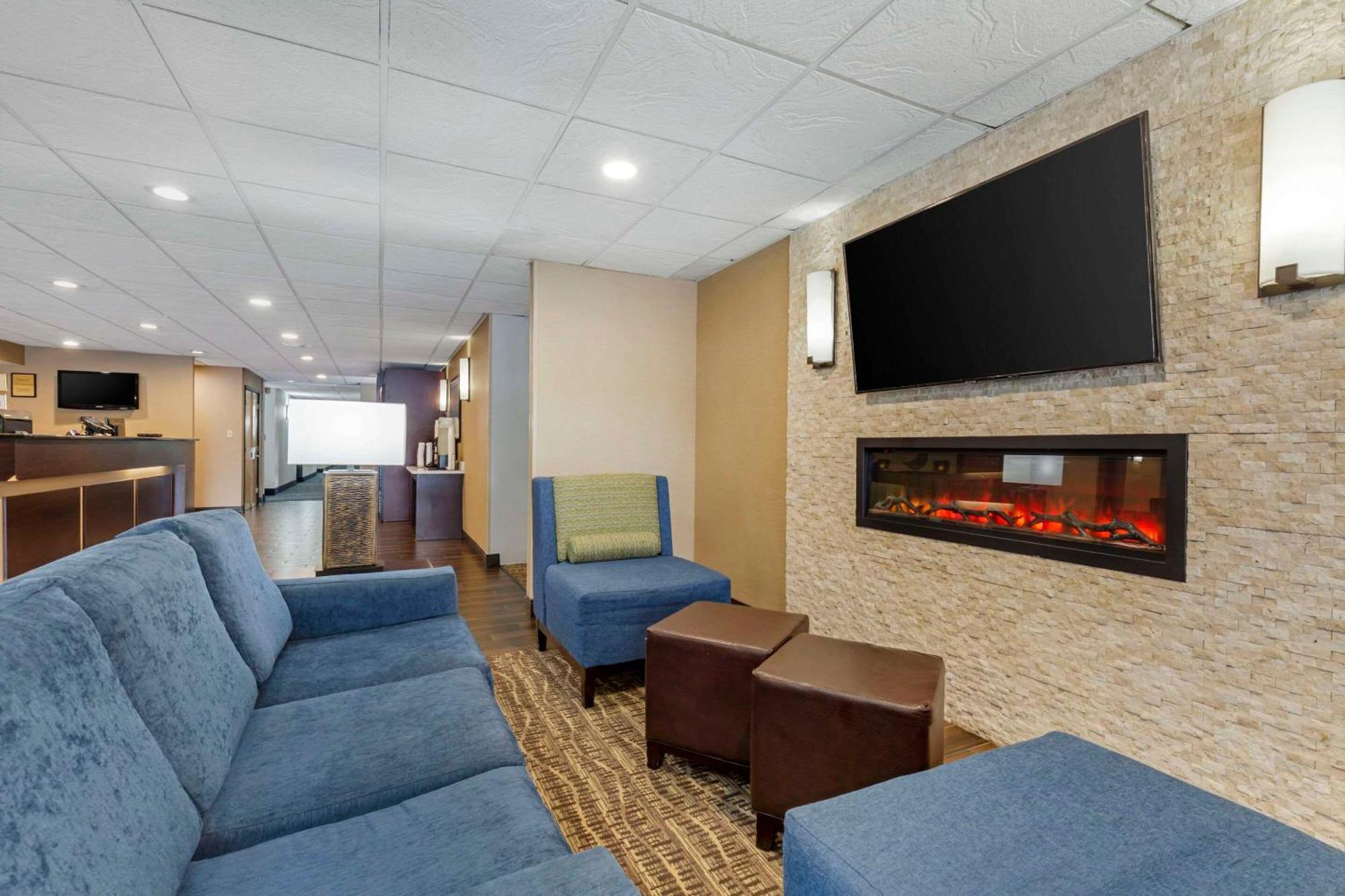 Comfort Inn Herndon-Reston Exterior foto