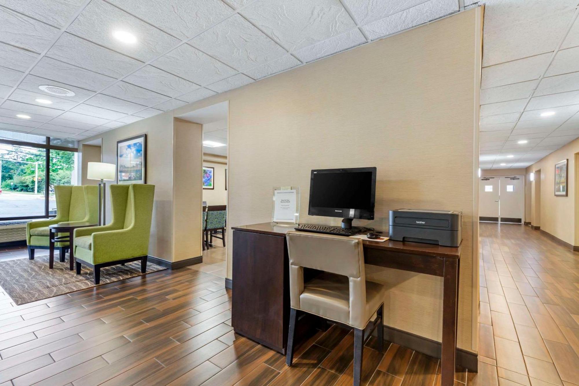 Comfort Inn Herndon-Reston Exterior foto
